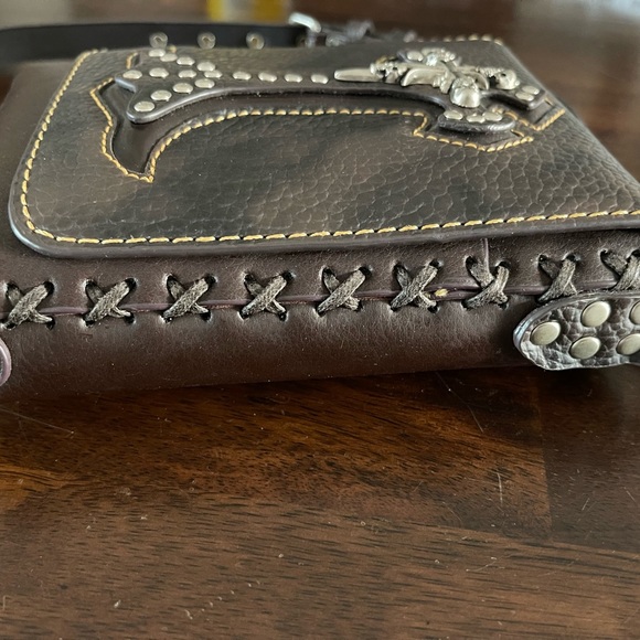 Beautiful handmade one of a kind! Bag itself is in excellent condition! - Picture 16 of 16